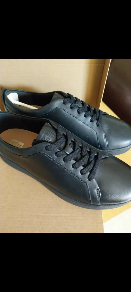 Fitflop Rally Black Trainers/walking shoes size 4 - Image 1