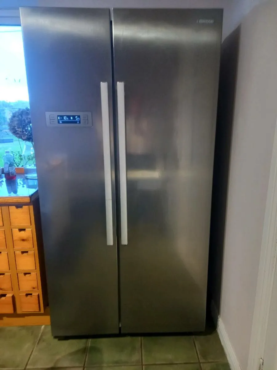 Kenwood American Style Fridge Freezer - Image 1