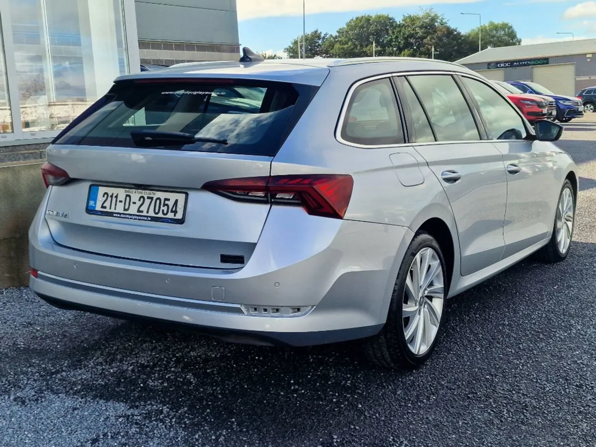 Skoda Octavia Combi Style 2.0tdi 115HP 5DR  quali - Image 4