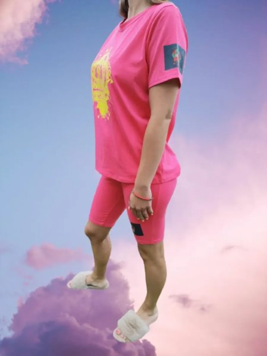 Short sleeve top, shorts - Image 3