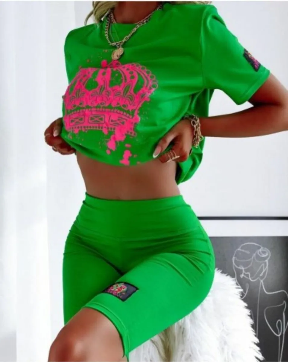 Short sleeve top, shorts - Image 4