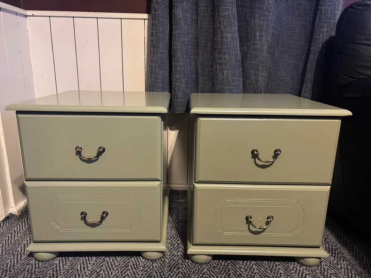 Pair of bedside lockers