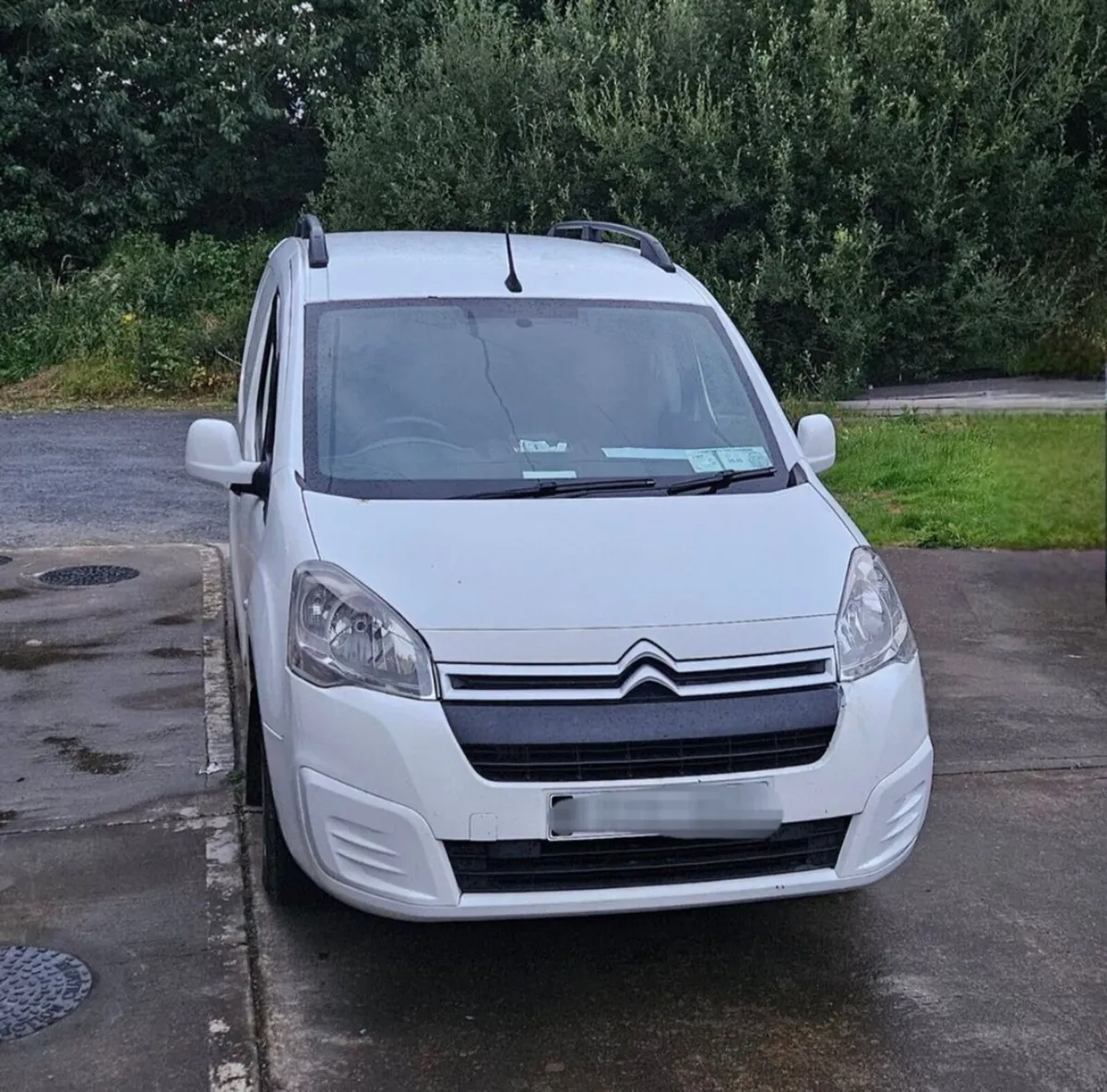 Van - Image 1