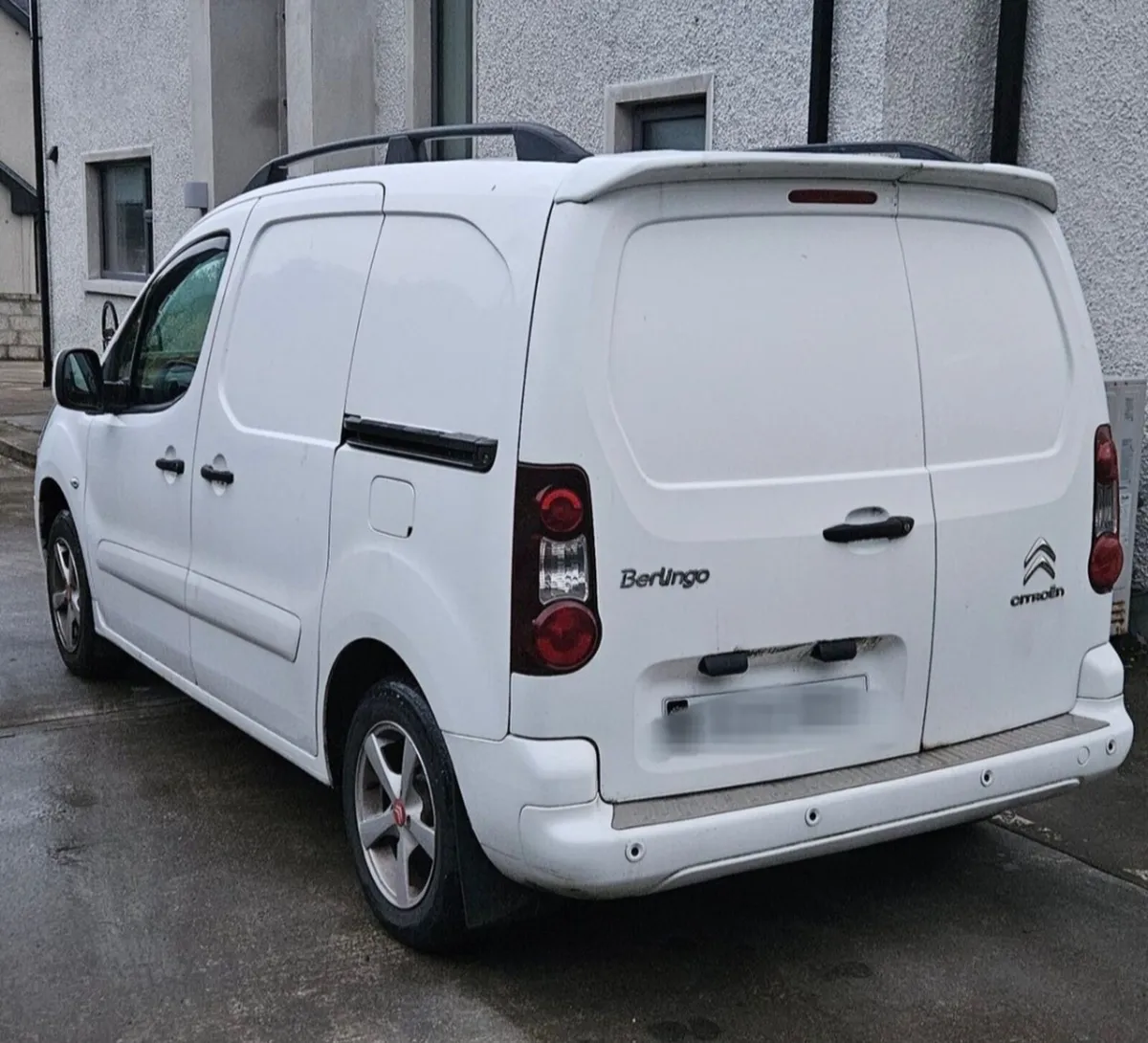 Van - Image 2