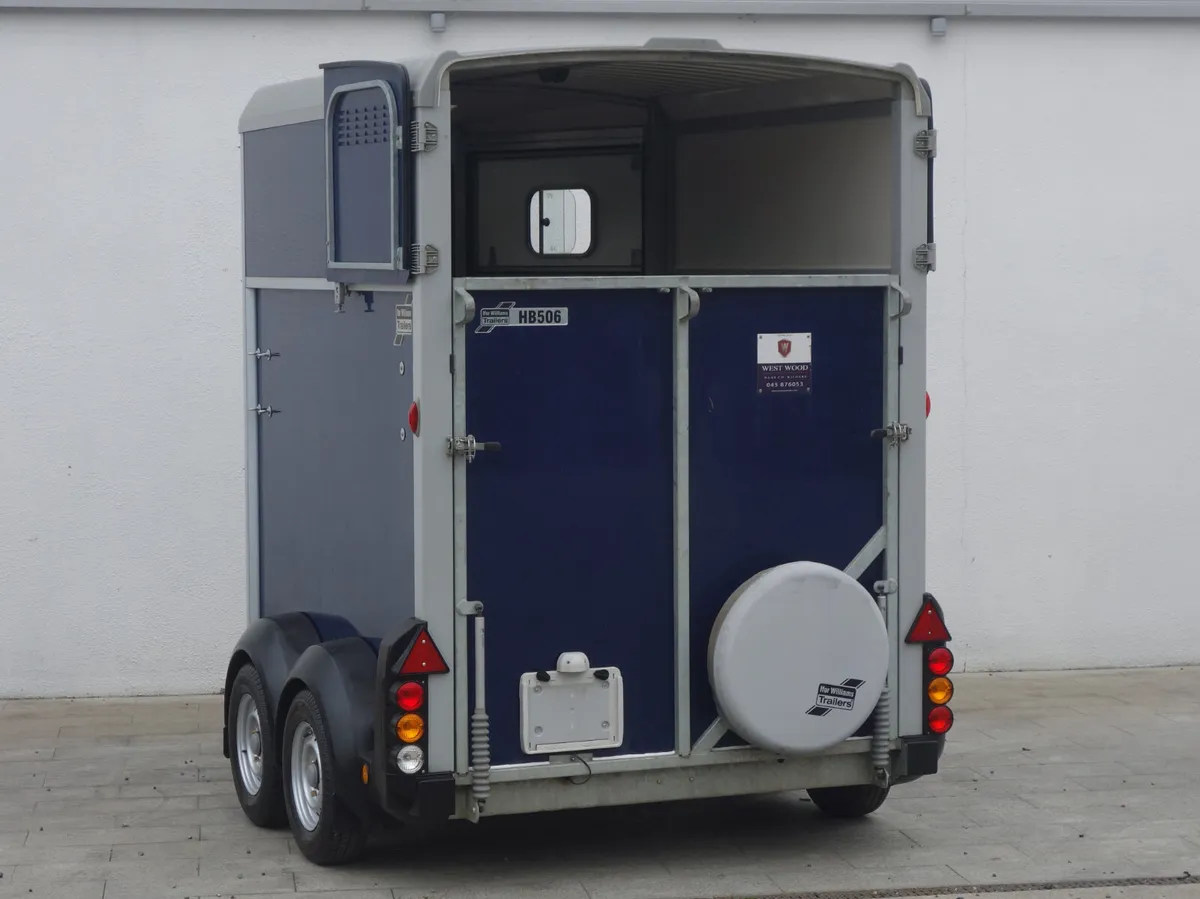 T09867 Used HB506 Ifor Williams Horsebox - Image 2