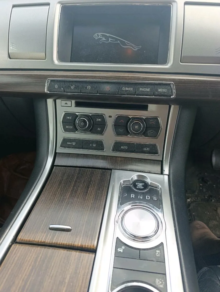 Jaguar XF 2012 - Image 4