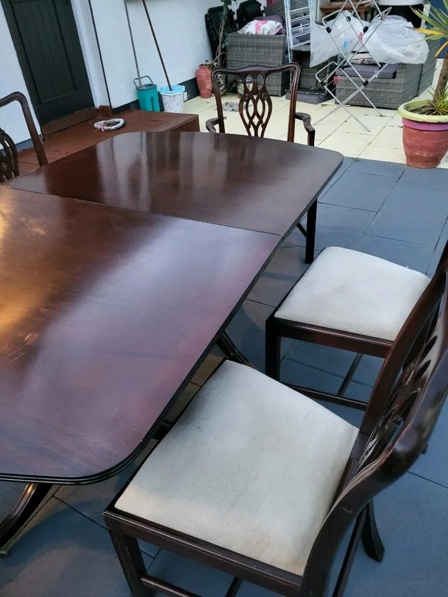 Good Dining Room Table with Six chairs - Image 2