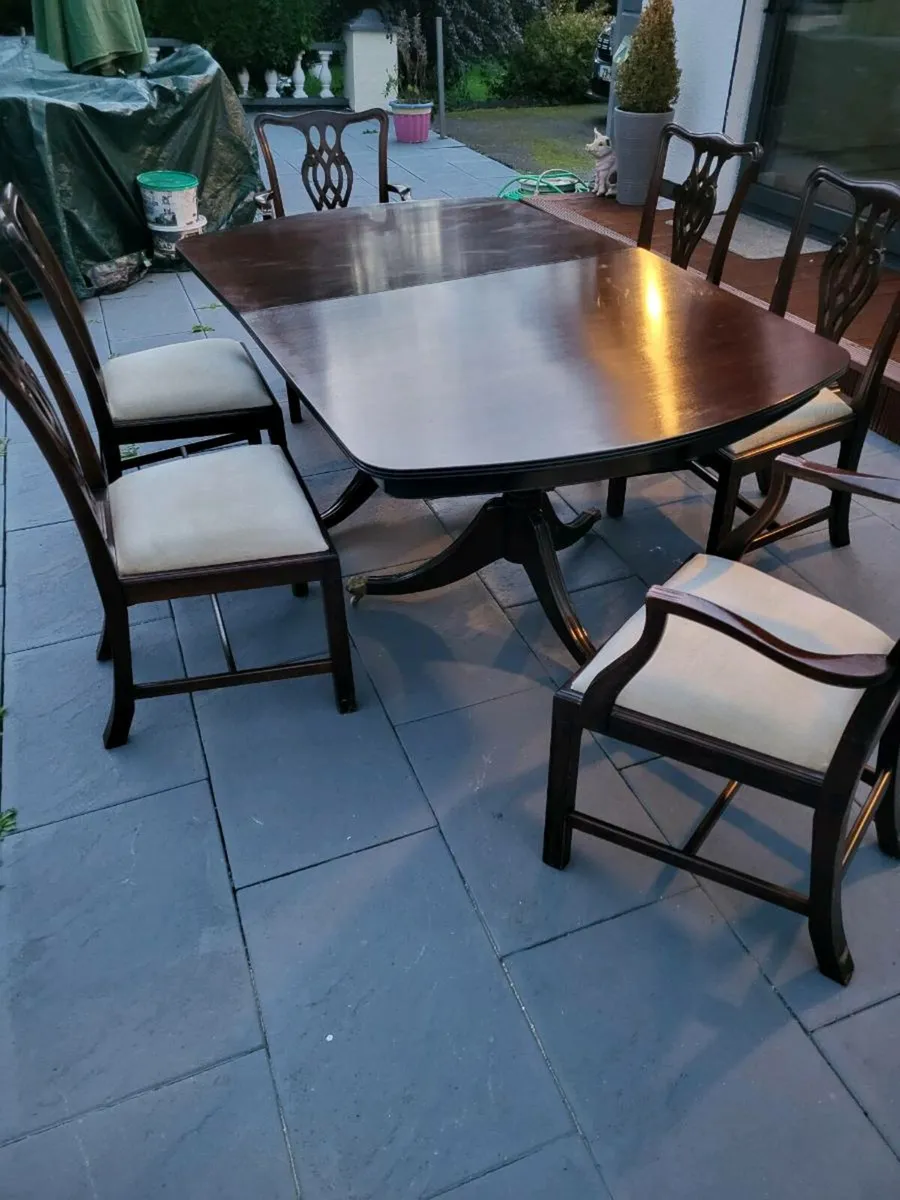 Good Dining Room Table with Six chairs - Image 3