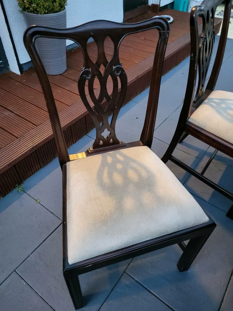 Good Dining Room Table with Six chairs - Image 4