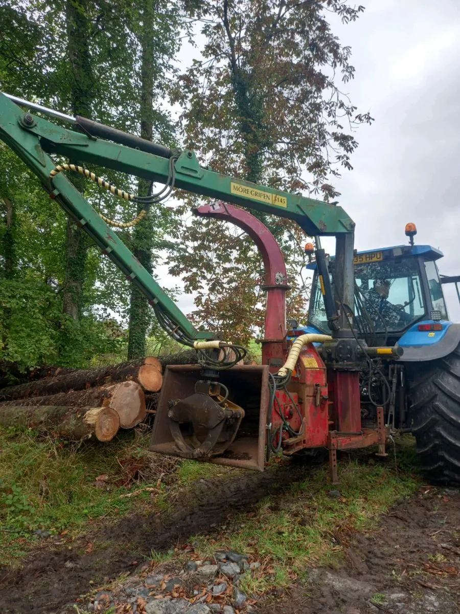 TP Crane fed wood chipper - Image 1