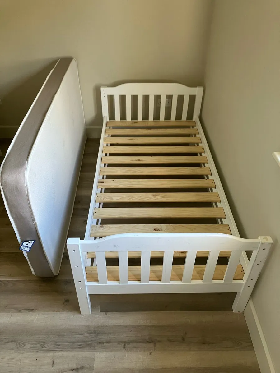 Single Bed with Mattress - Image 3
