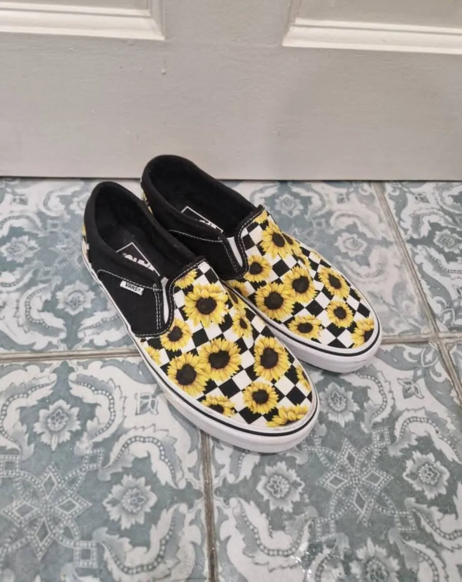 Trainers - Image 2