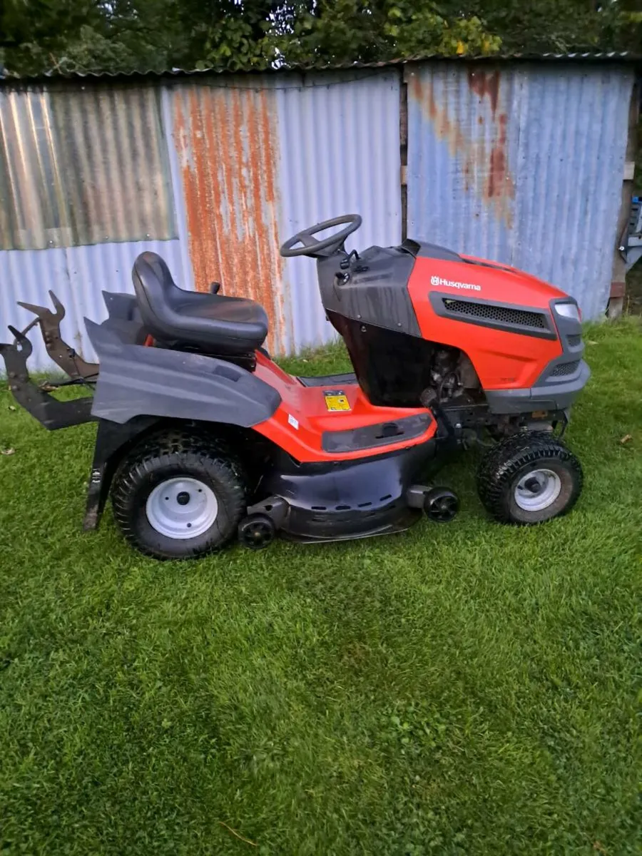 Husqvarna TC142 Tractor Mower - Image 4