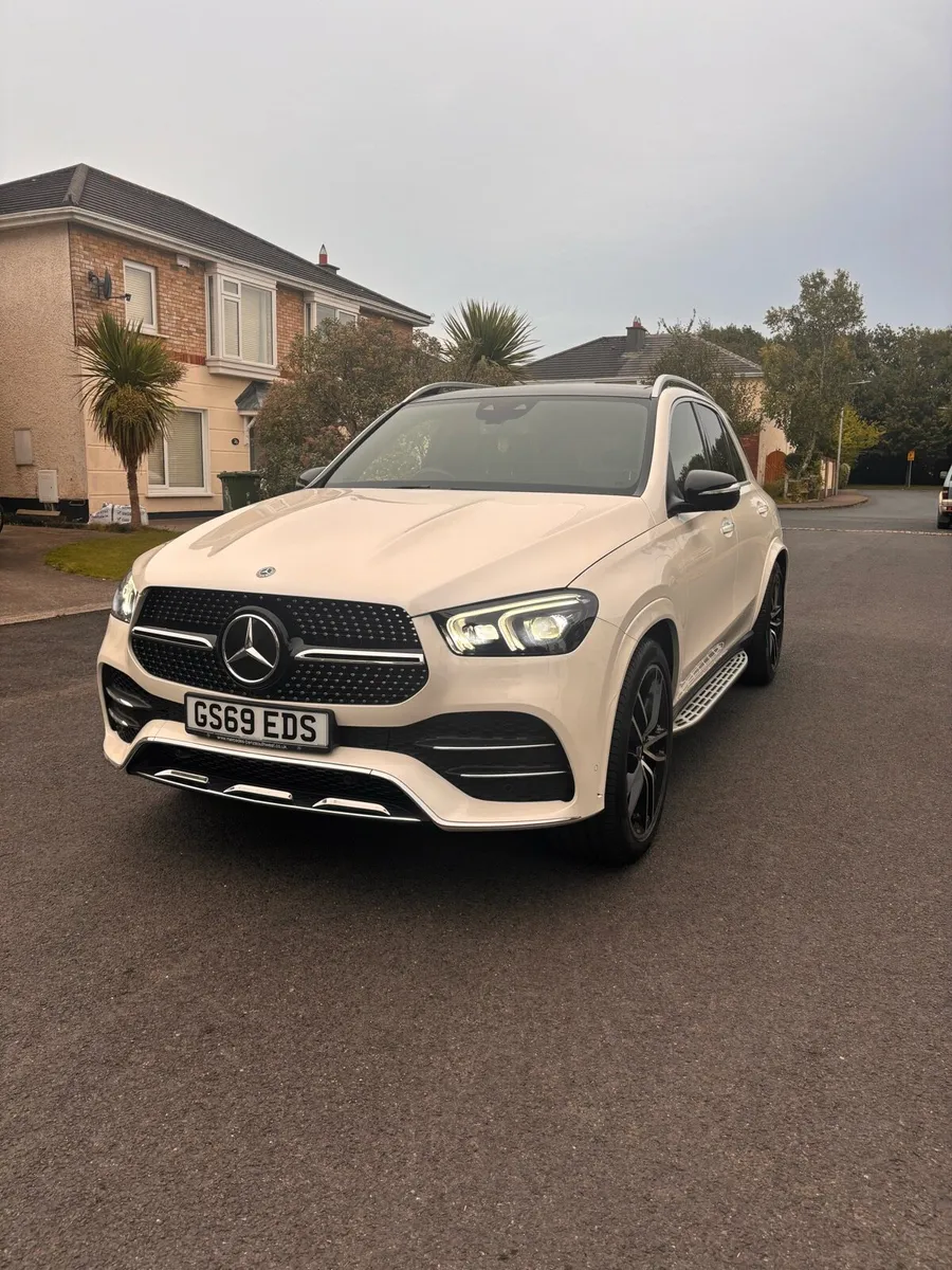 Mercedes-Benz GLE 400D ( 7 seater ) - Image 1