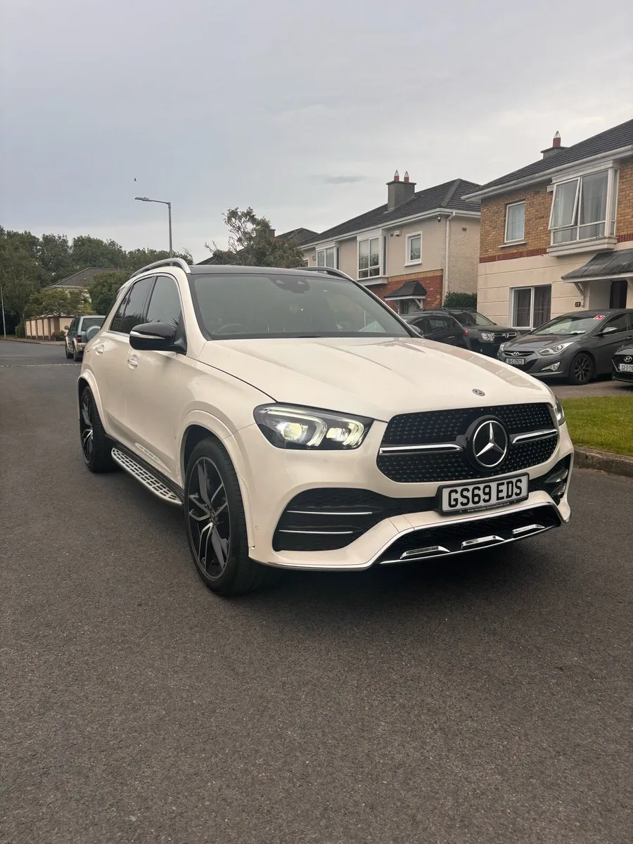 Mercedes-Benz GLE 400D ( 7 seater ) - Image 2