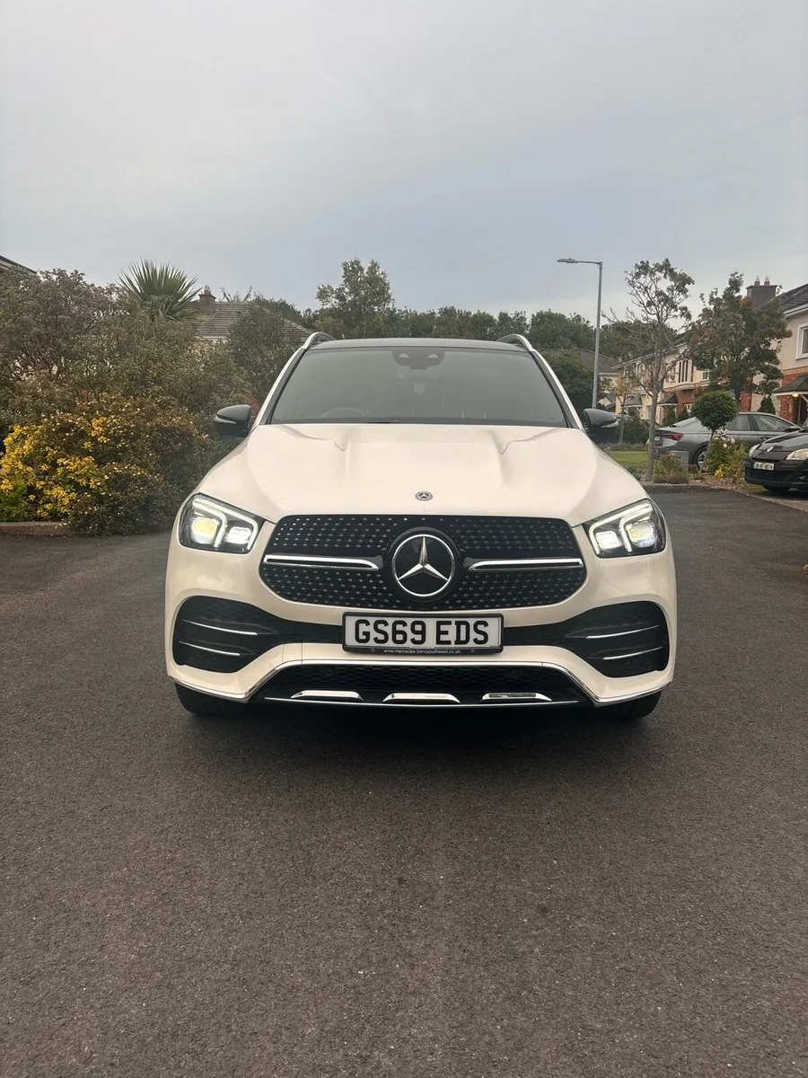 Mercedes-Benz GLE 400D ( 7 seater ) - Image 3