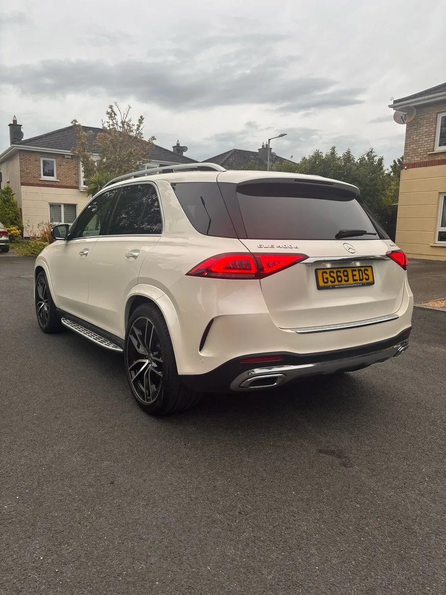 Mercedes-Benz GLE 400D ( 7 seater ) - Image 4