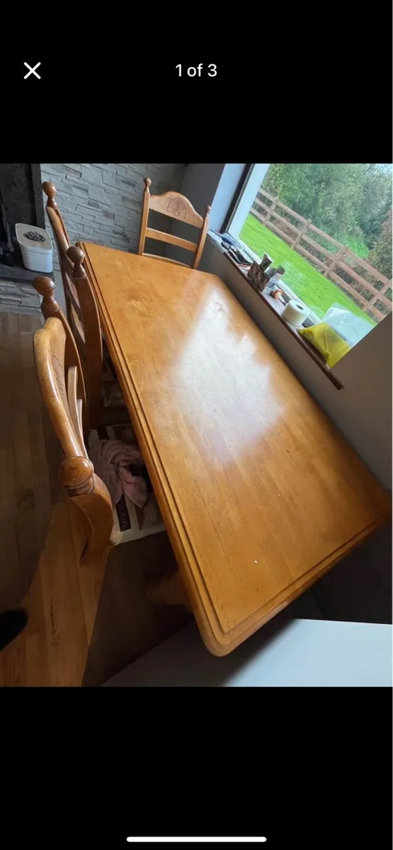 Solid oak table and chairs - Image 3