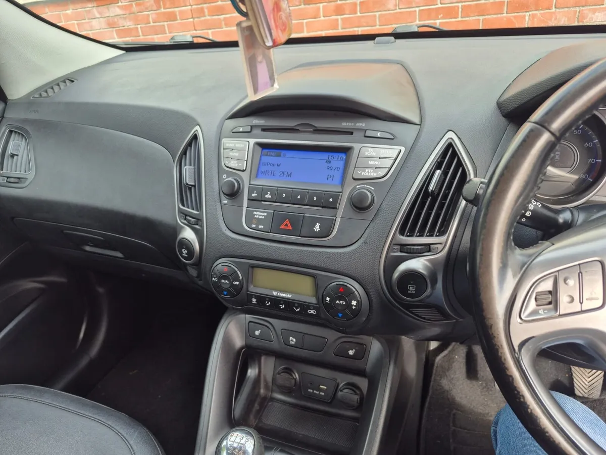 Car - Image 3