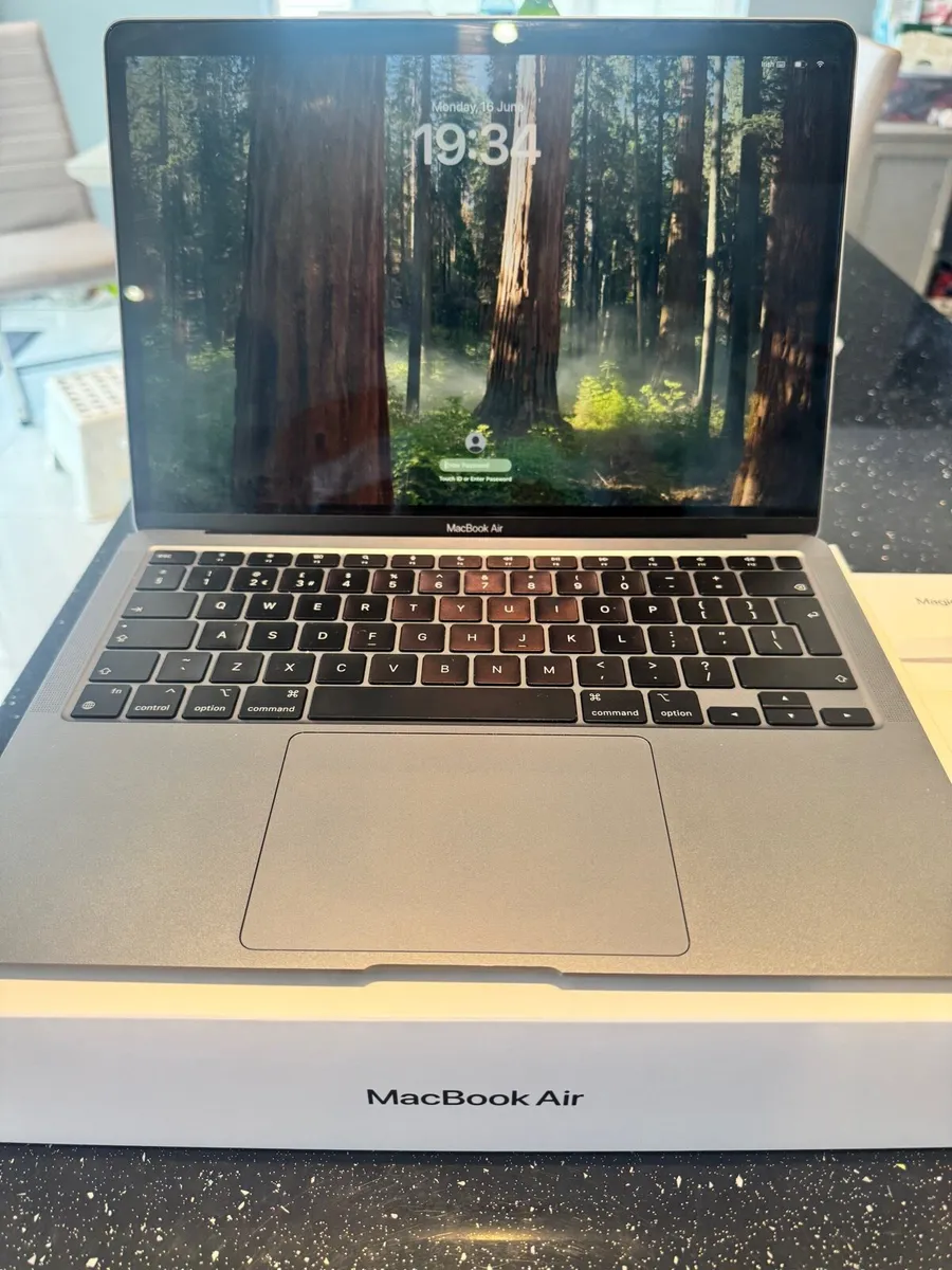 MacBook Air M1 (2020) charger and original box - Image 3