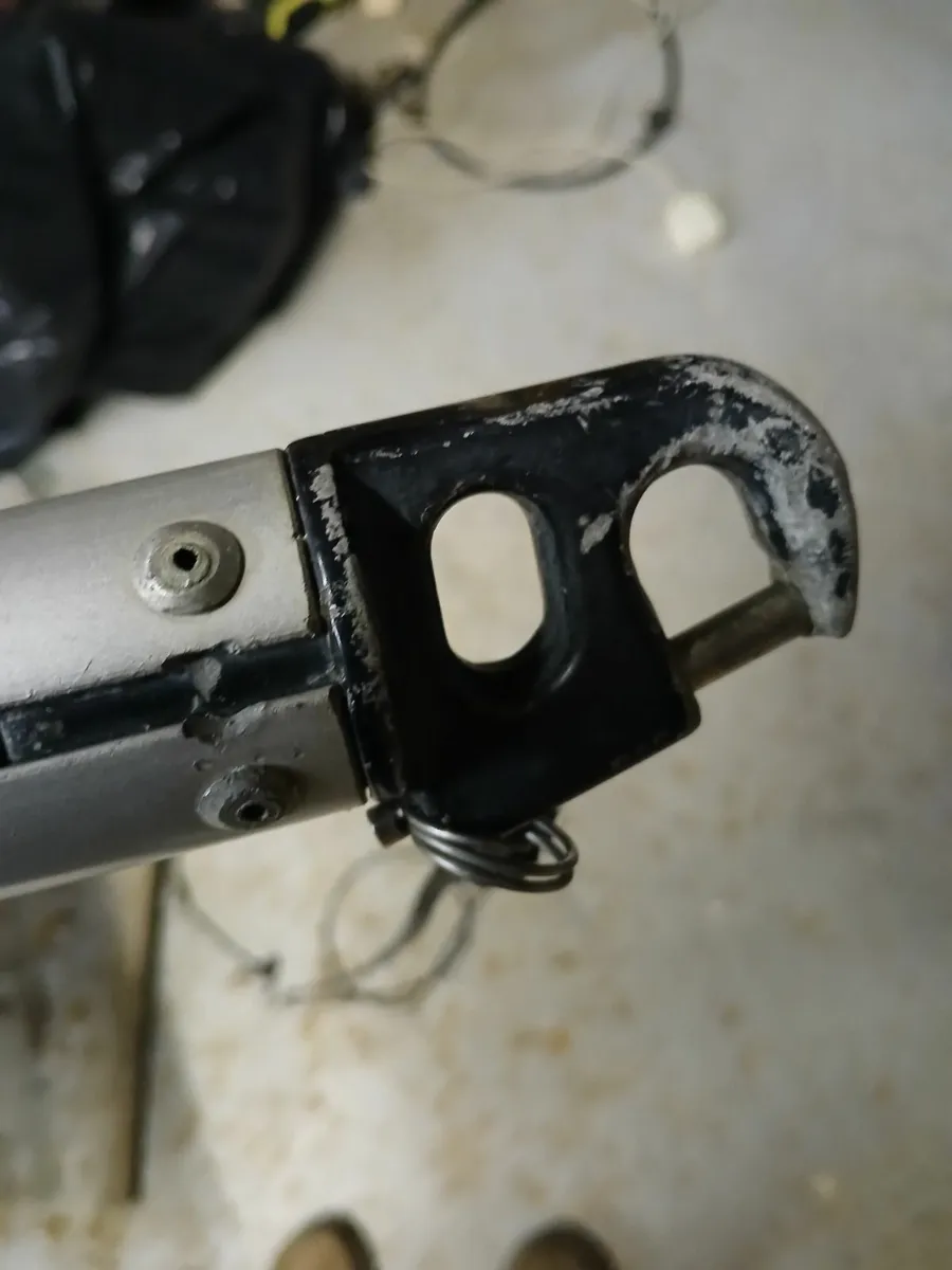 Extendable pole out - Image 2