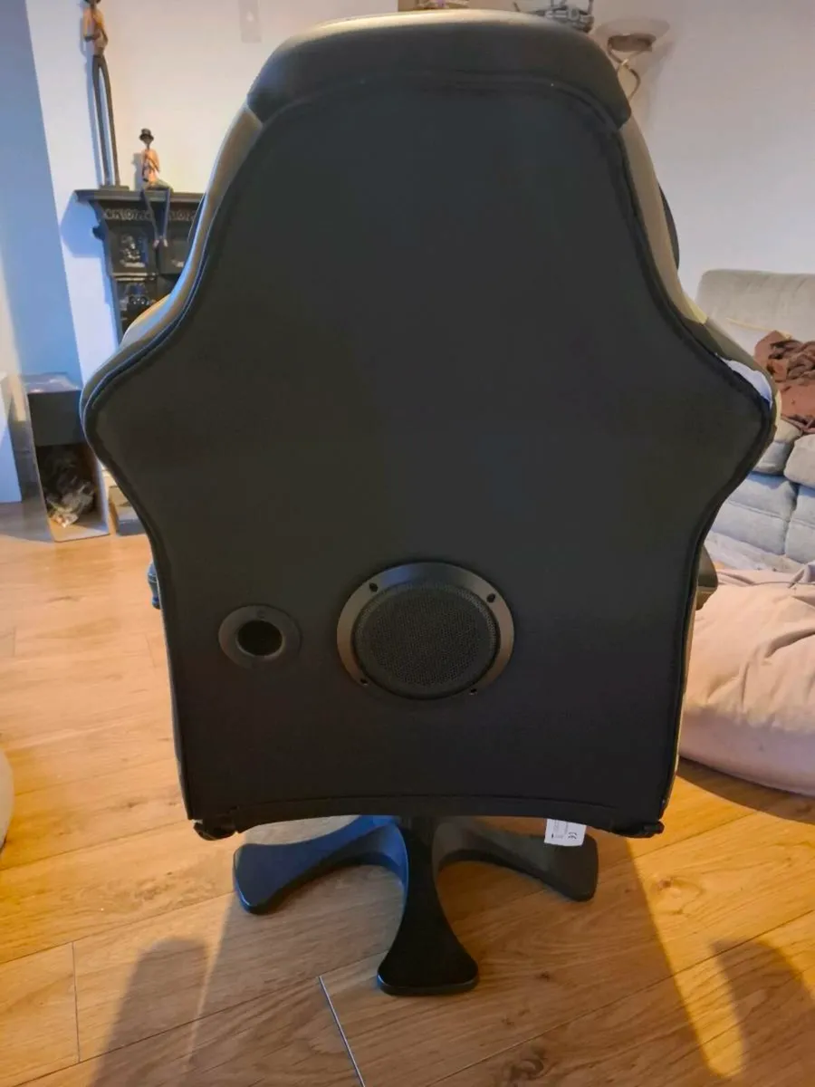 X Rocker Gaming chair - Image 4