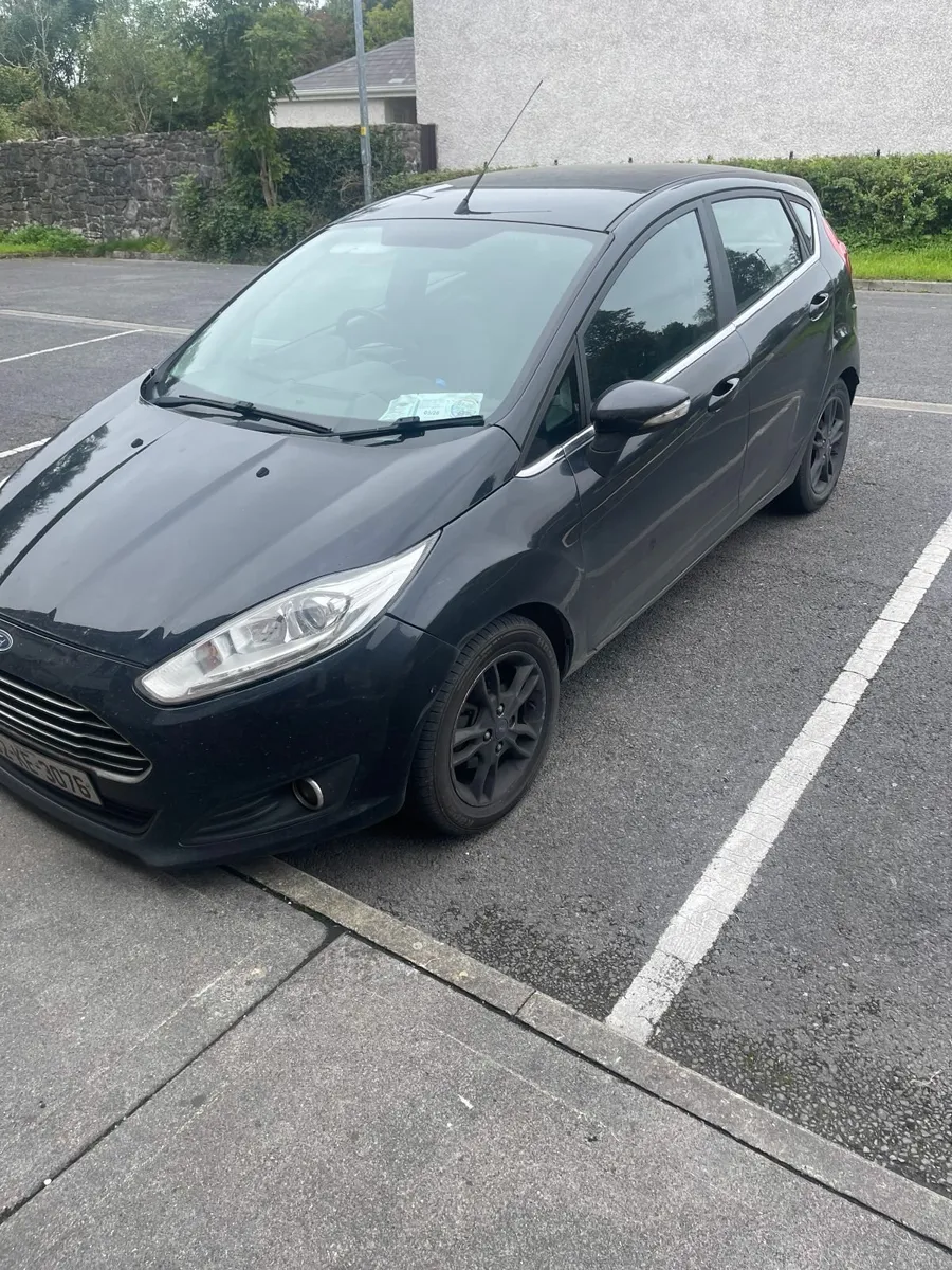 Ford Fiesta 2015 - Image 2