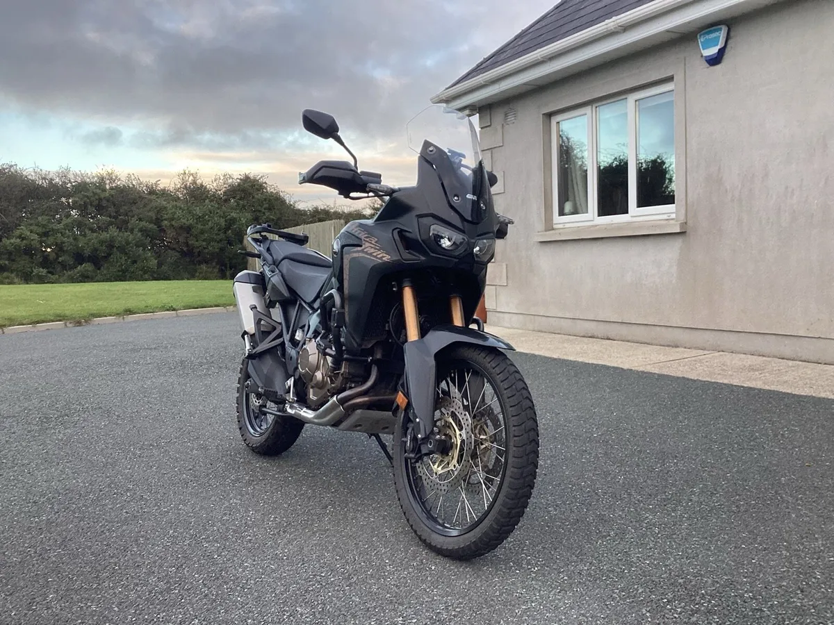 Honda African twin 2018 CRF 1000A-j very low miles - Image 4