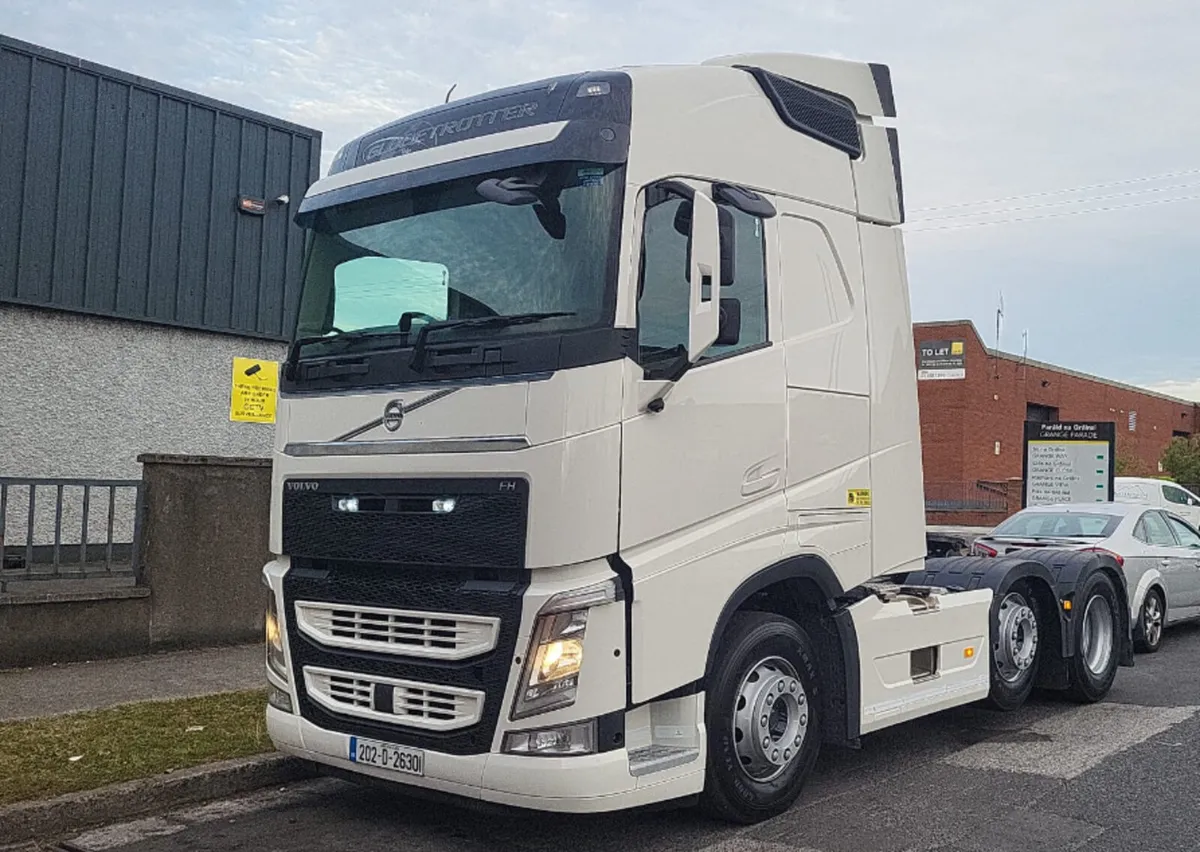 Volvo truck - Image 1