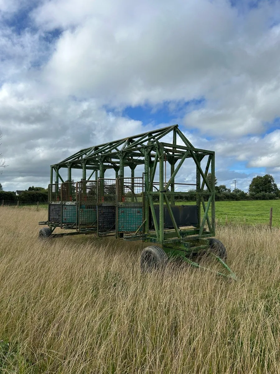 Horse starting stalls - Image 1