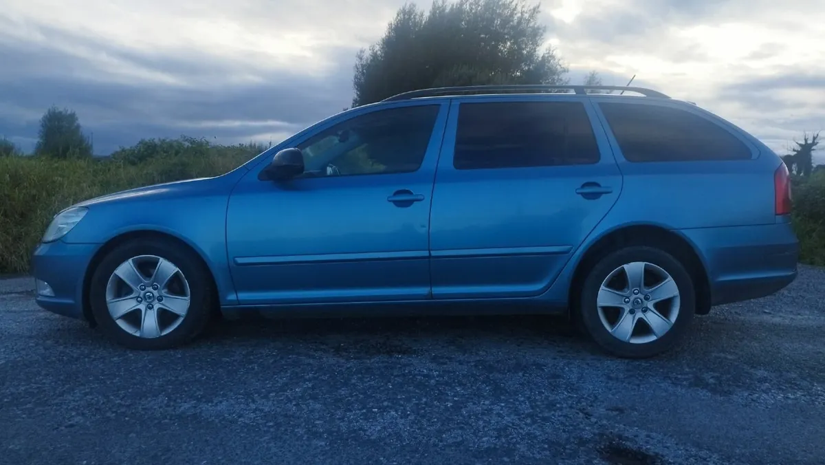 Skoda Octavia 2011 - Image 2