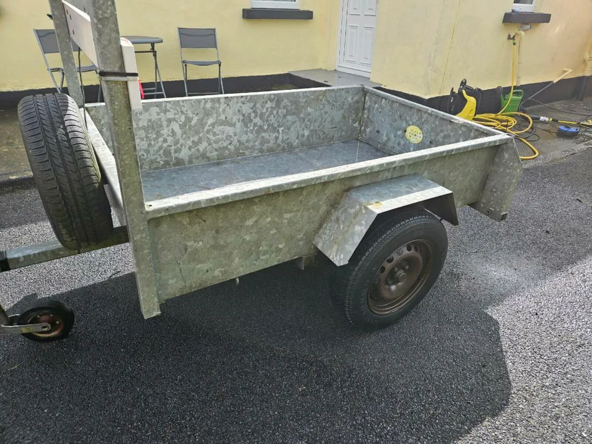 Trailer - Image 1