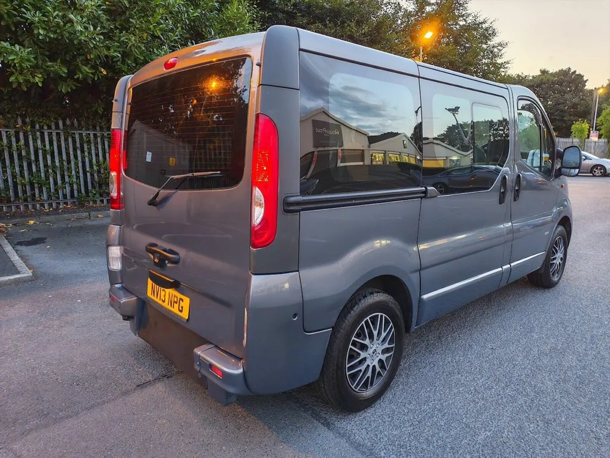 Vauxhall Vivaro MPV 2.0 cdti 5 seats low mileage - Image 4