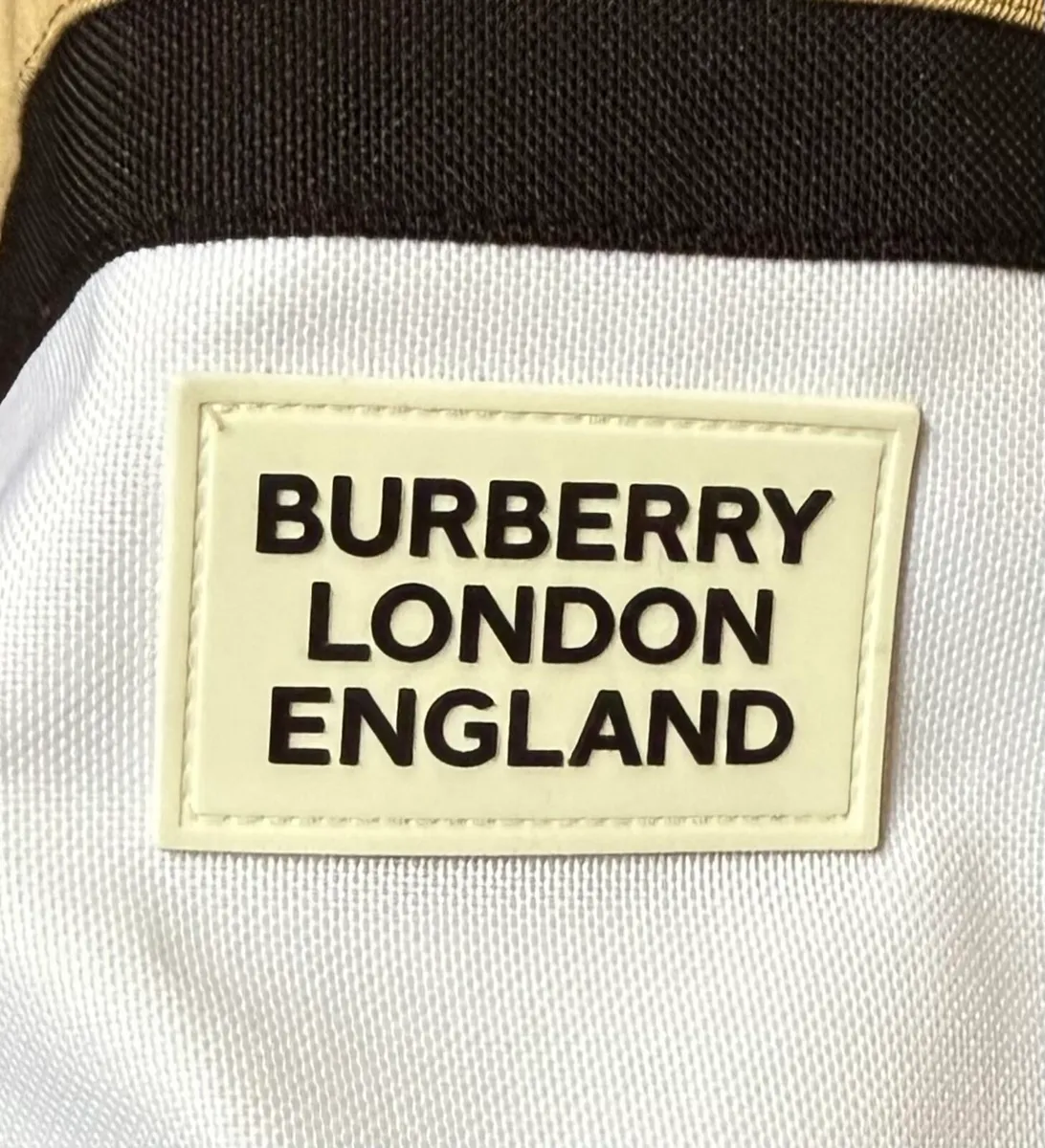 Authentic Burberry Callow Panelled Trenchcoat - Image 3