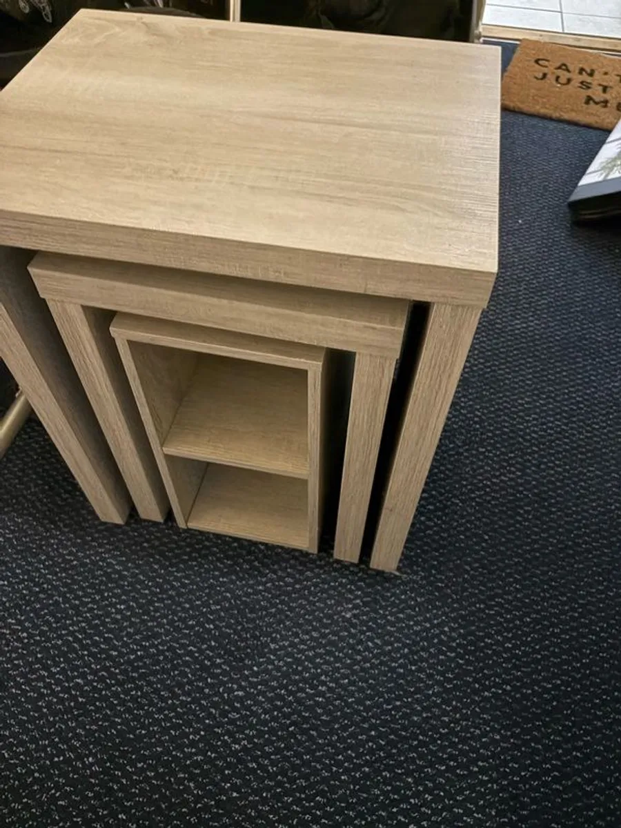 Nest of tables - Image 1