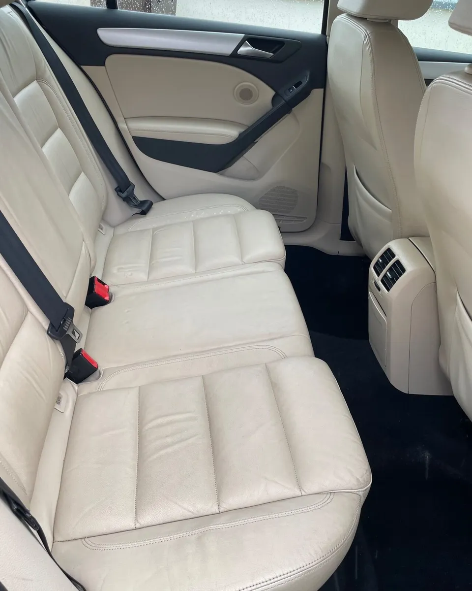 2011 Volkswagen Golf 1.6 Tdi (Leather Interior) - Image 4