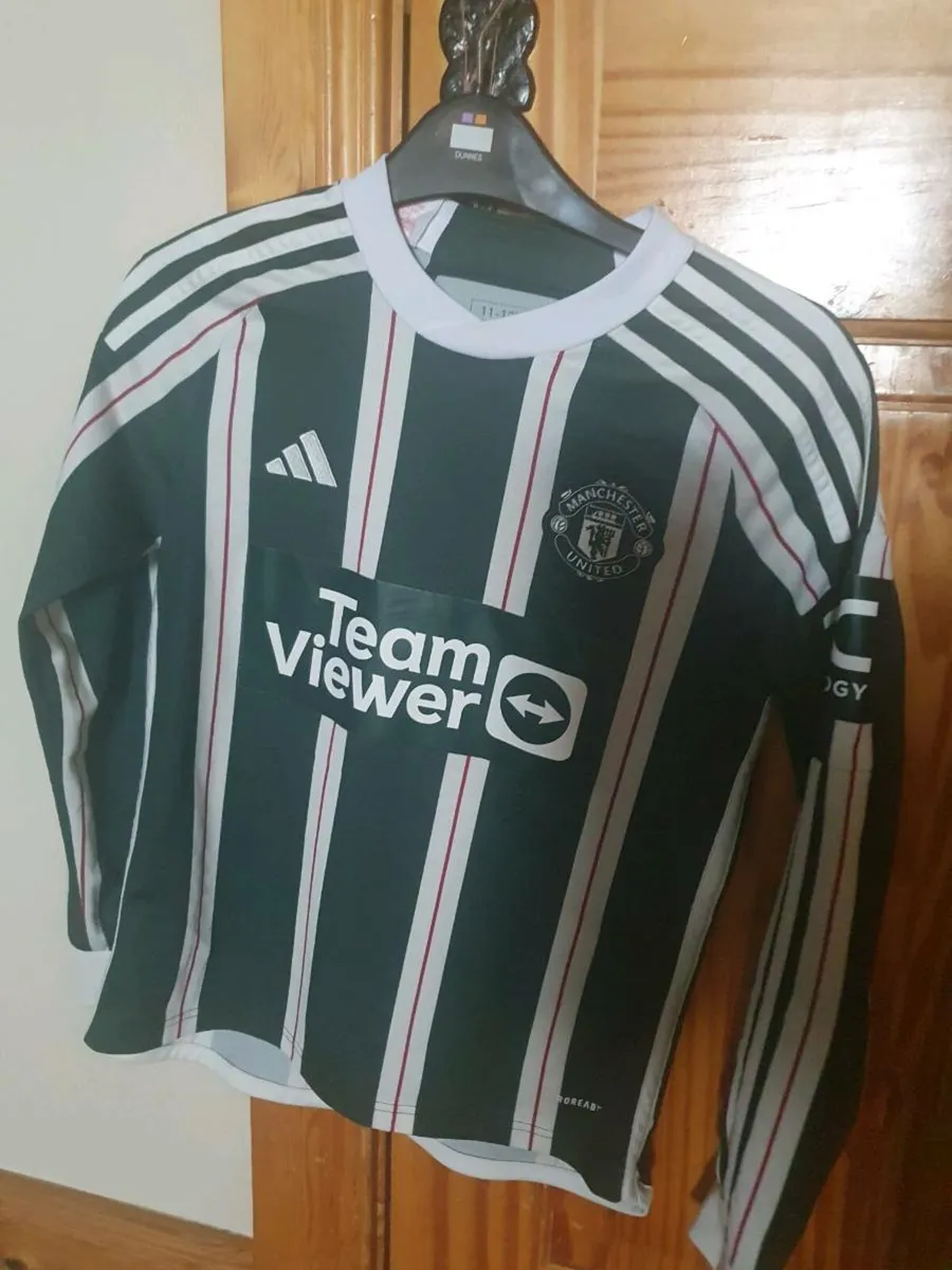 like new manunited tops - Image 1