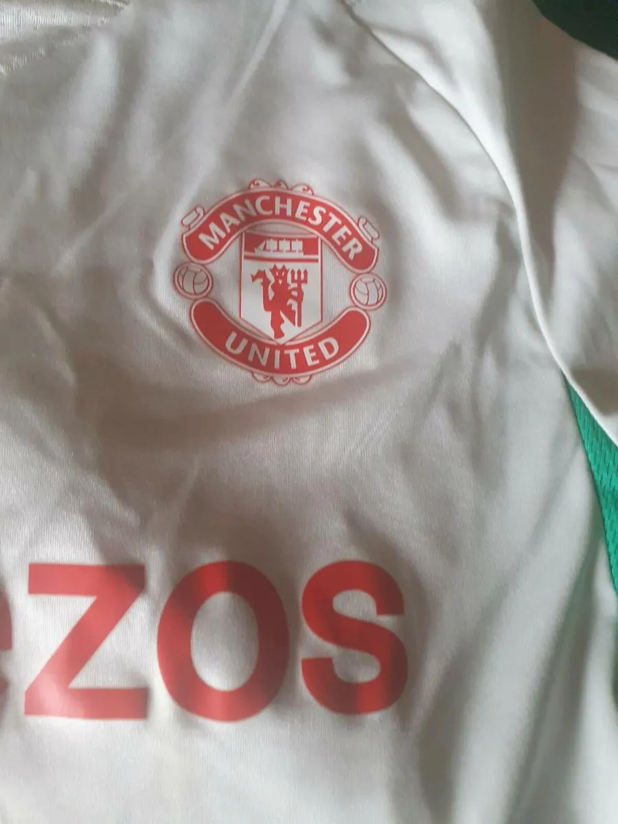 like new manunited tops - Image 4