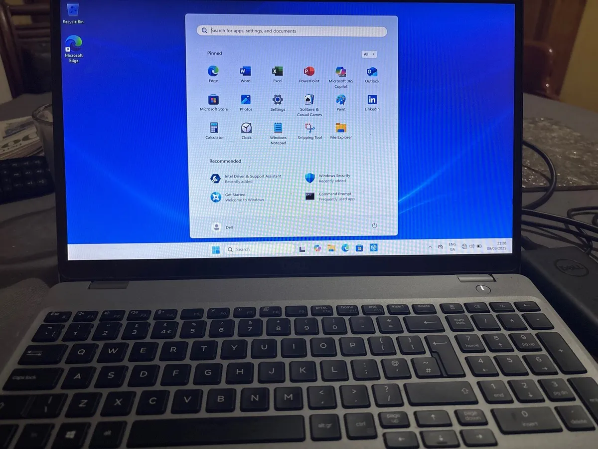DELL laptop latitude - Image 1