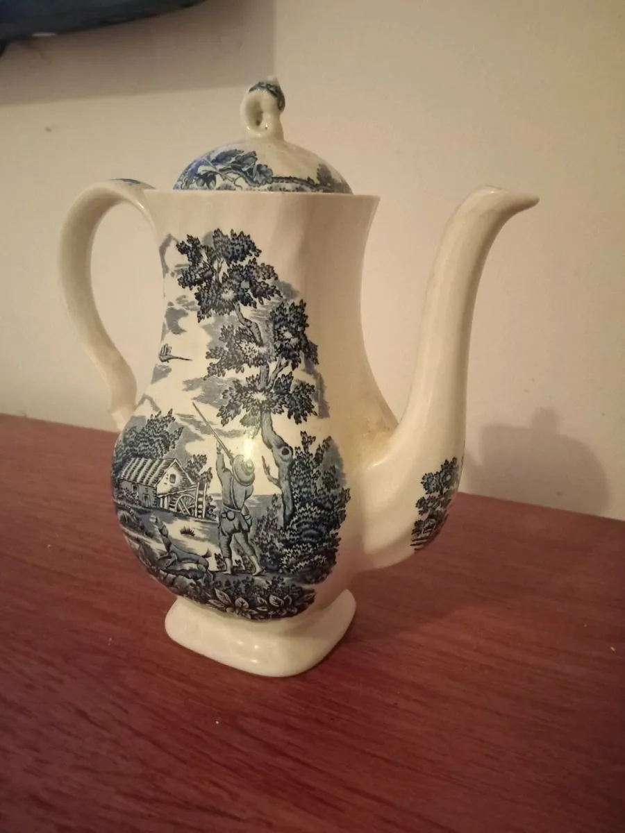 myott  the hunter teapot no chips - Image 1