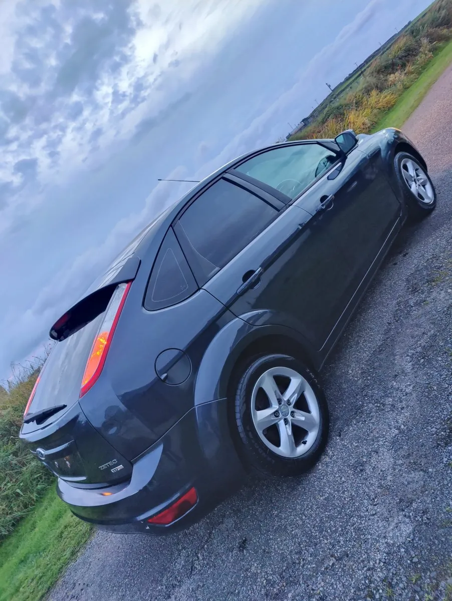 Ford Focus 1.8 TDCi Zetec 115 BHP 5 DR, 2009 - Image 2