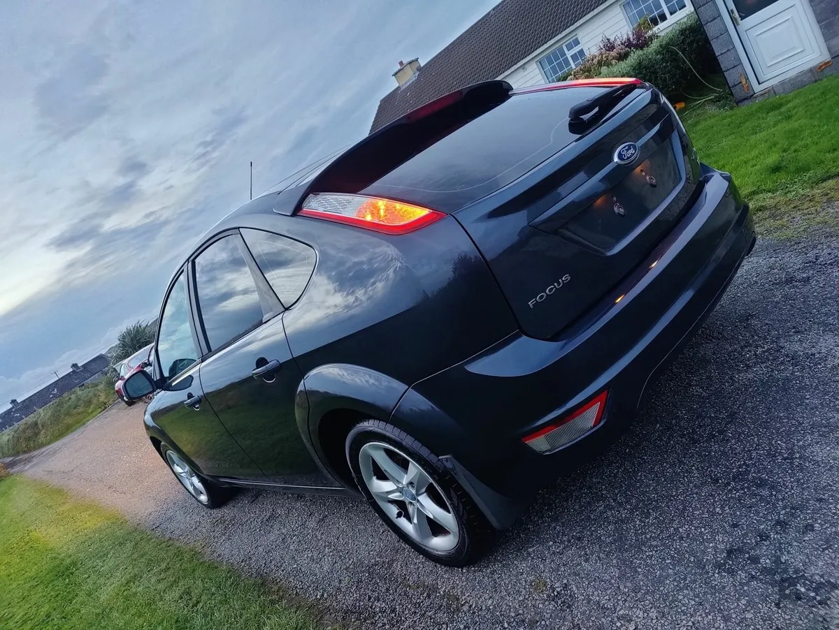 Ford Focus 1.8 TDCi Zetec 115 BHP 5 DR, 2009 - Image 3