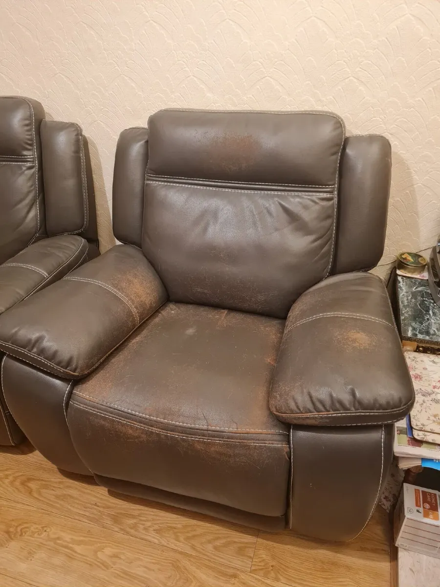 2 seater reclinder sofa and recliner chair - Image 2