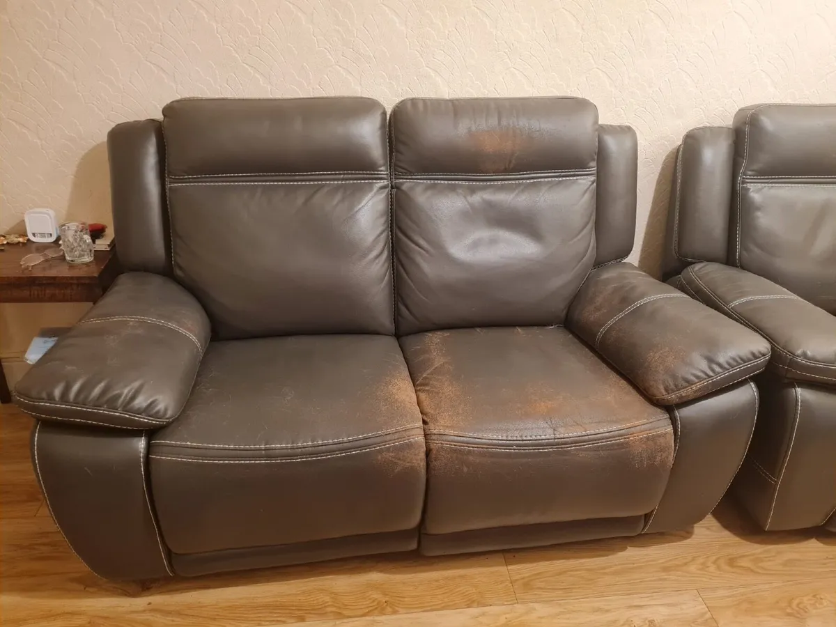 2 seater reclinder sofa and recliner chair - Image 3