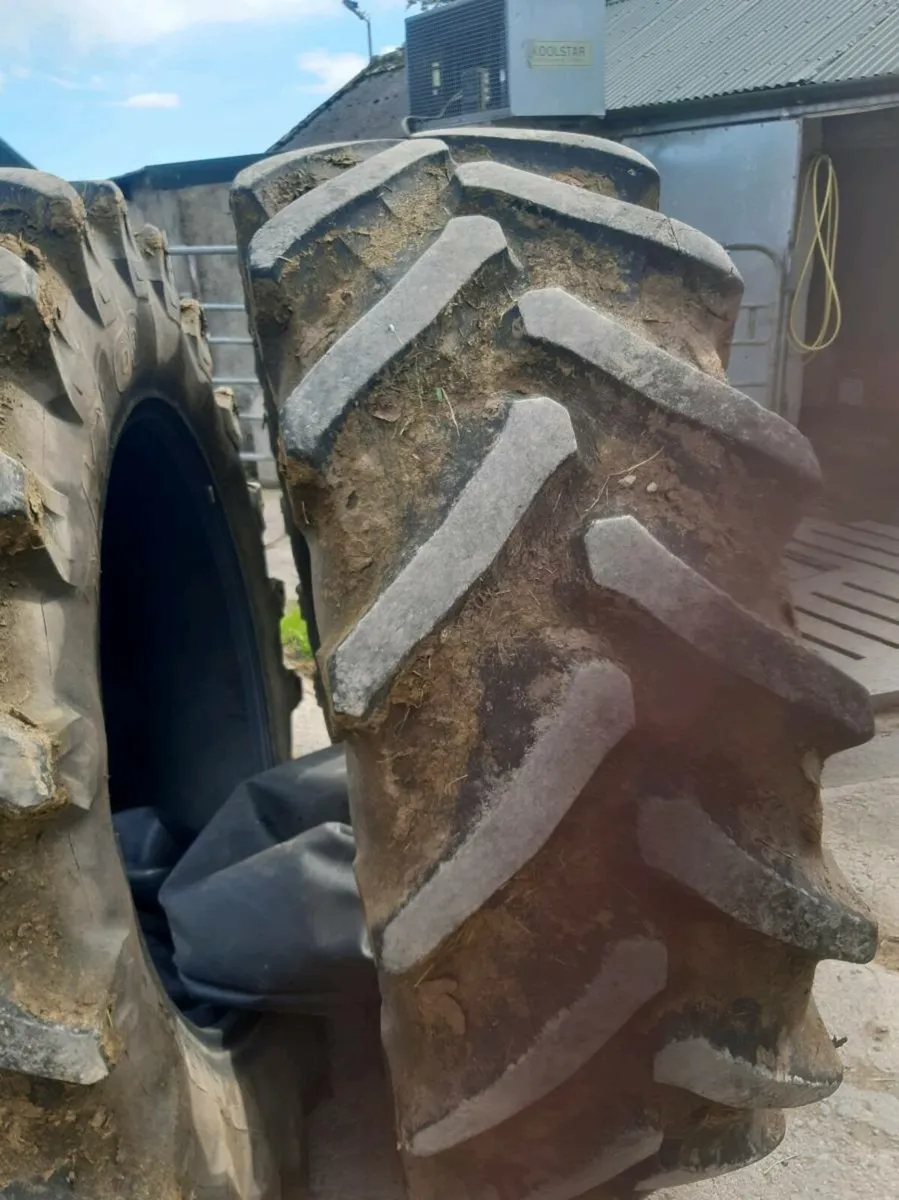 2 tractor tyres - Image 3