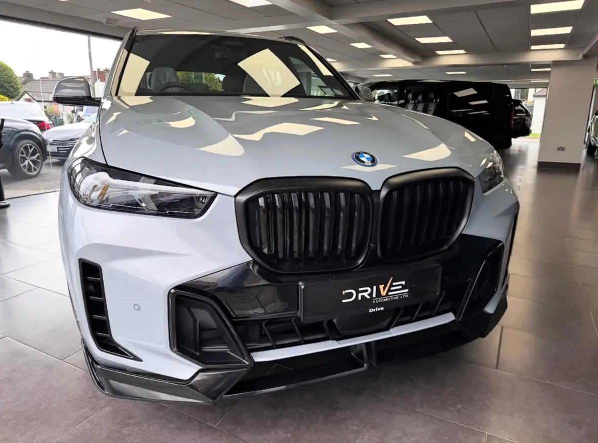 BMW X5 2025 50e M-SPORT PRO - Image 2