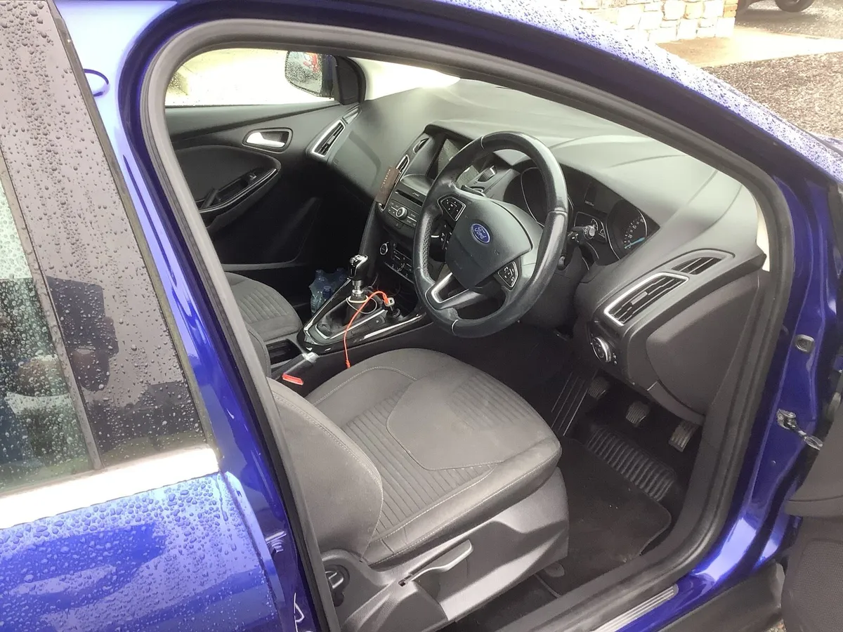 Car - Image 4