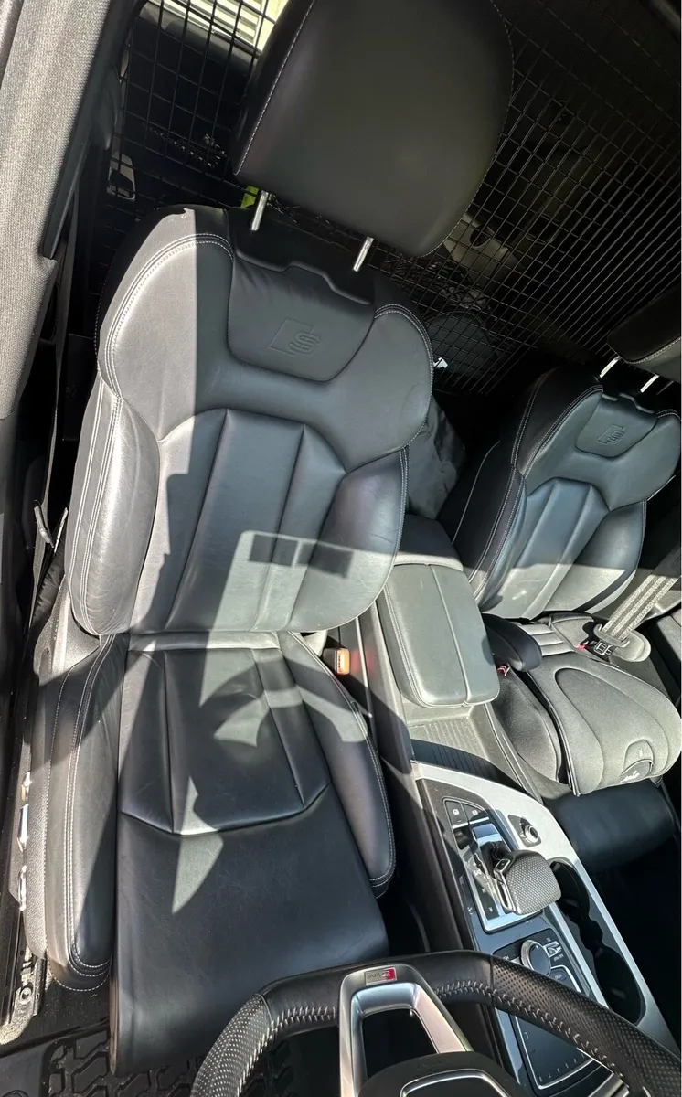 Audi Q7 4M S Line Front Seats & Door Cards - Image 1