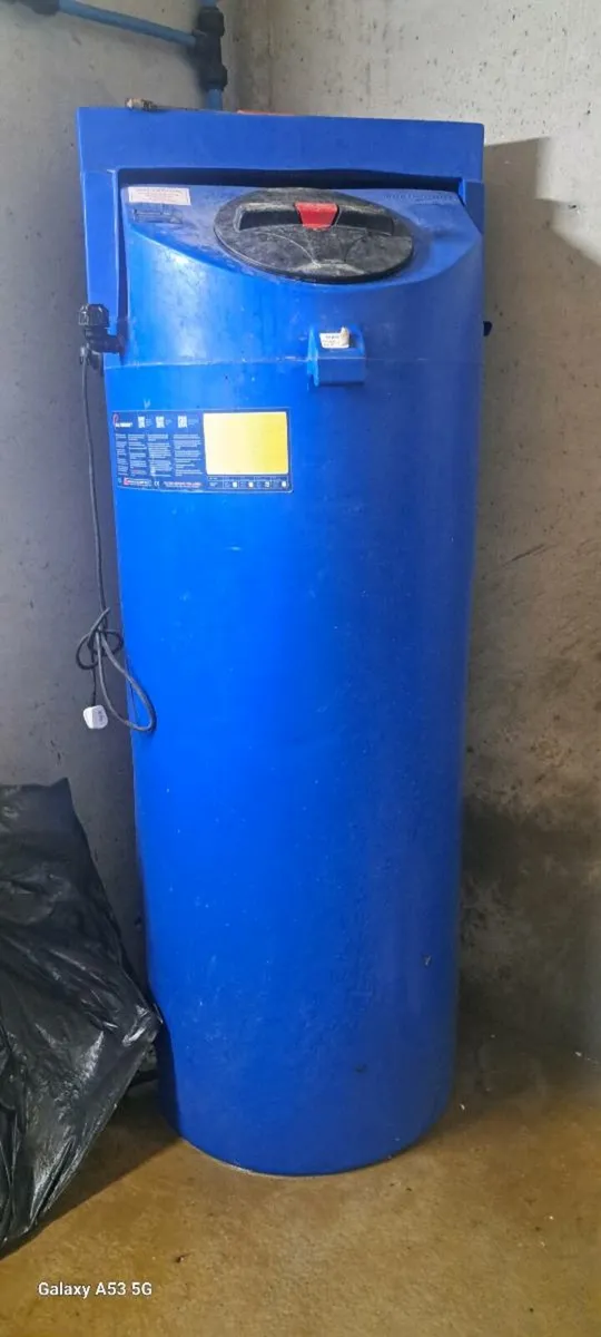 Booster tank