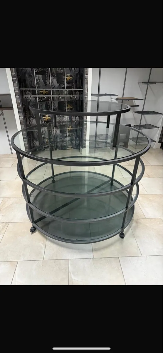 Glass round tables - Image 1